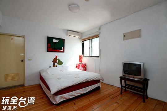 Museum Traveler'S Bnb Sanzhi Exterior photo