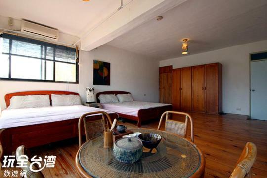 Museum Traveler'S Bnb Sanzhi Exterior photo